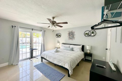 House in West Park, Florida 5 bedrooms, 204.01 sq.m. № 2084153 - photo 27