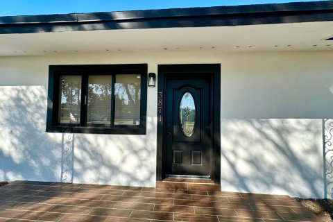 House in West Park, Florida 5 bedrooms, 204.01 sq.m. № 2084153