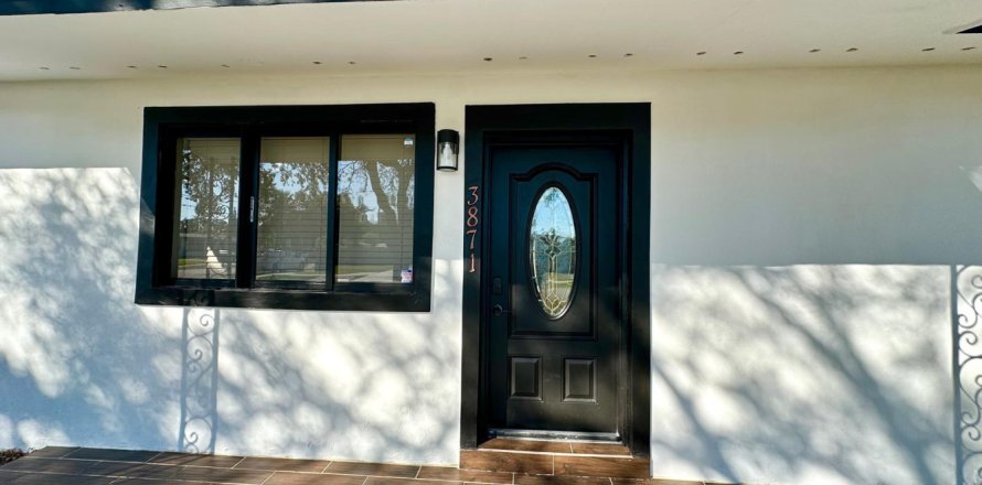 House in West Park, Florida 5 bedrooms, 204.01 sq.m. № 2084153