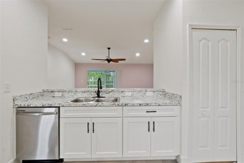 House in Eagle Lake, Florida 4 bedrooms, 206.8 sq.m. № 1650302 - photo 14