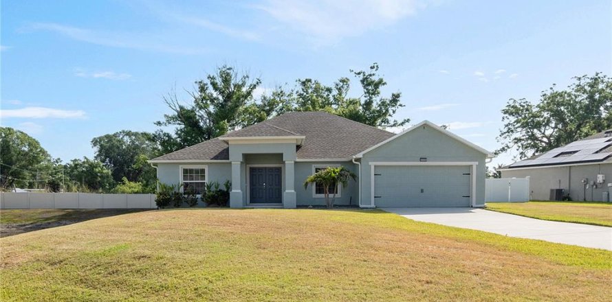 House in Eagle Lake, Florida 4 bedrooms, 206.8 sq.m. № 1650302