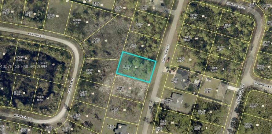 Commercial property in Lehigh Acres, Florida № 2158141