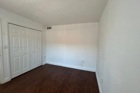 Condominio en alquiler en Miami, Florida, 2 dormitorios, 74.32 m2 № 2053303 - foto 6