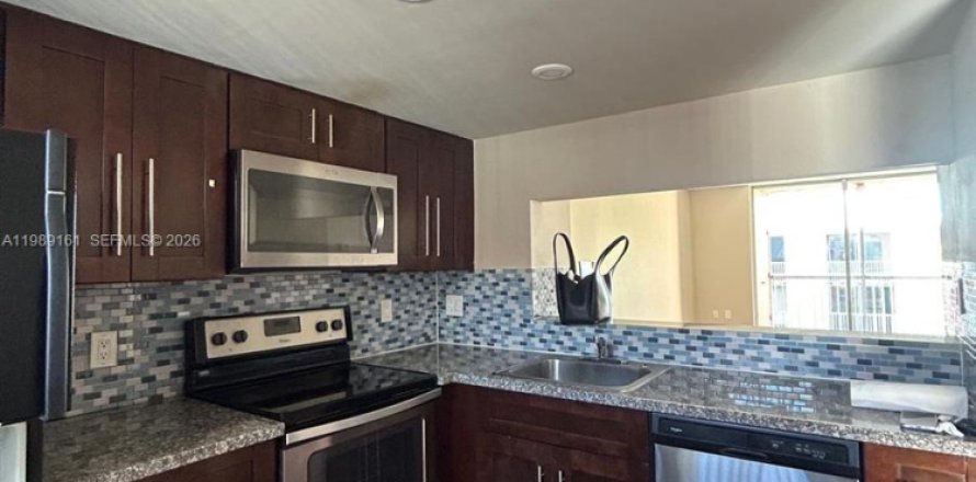 Condominio en Miami, Florida, 2 dormitorios № 2053303