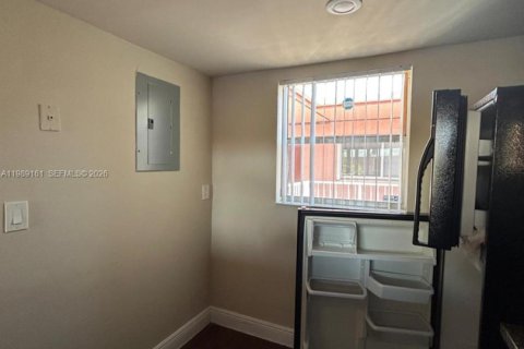 Condominio en alquiler en Miami, Florida, 2 dormitorios, 74.32 m2 № 2053303 - foto 20