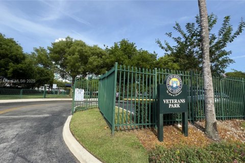 Copropriété à louer à Aventura, Floride: 2 chambres, 113.34 m2 № 1741240 - photo 17