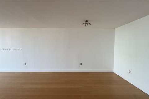 Copropriété à louer à Aventura, Floride: 2 chambres, 113.34 m2 № 1741240 - photo 9