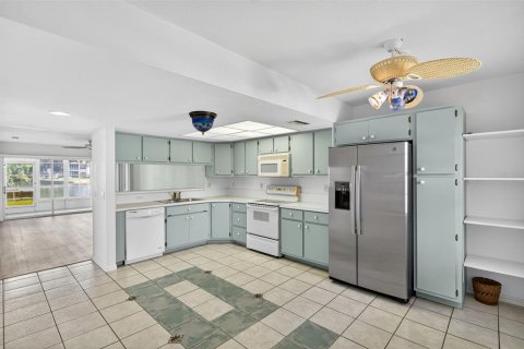 Купить кондоминиум в Лейк Сази, Флорида 7 комнат, 125.23м2, № 1904763 - фото 8