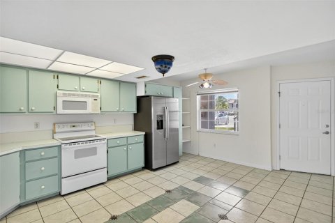 Купить кондоминиум в Лейк Сази, Флорида 7 комнат, 125.23м2, № 1904763 - фото 7