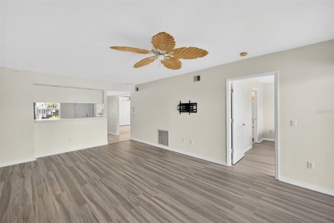 Купить кондоминиум в Лейк Сази, Флорида 7 комнат, 125.23м2, № 1904763 - фото 6