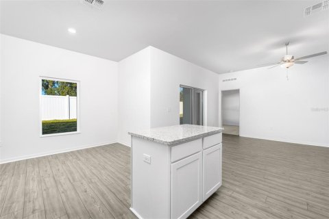 House in Astatula, Florida 3 bedrooms, 130.16 sq.m. № 1584173 - photo 5
