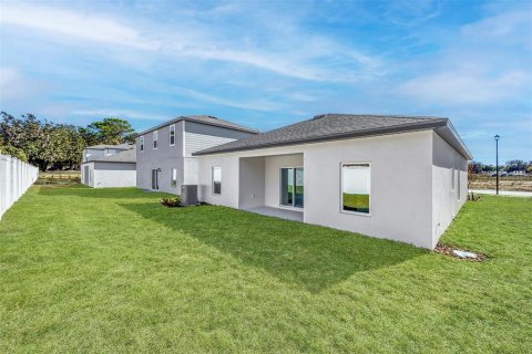 House in Astatula, Florida 3 bedrooms, 130.16 sq.m. № 1584173 - photo 16