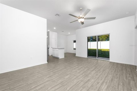 House in Astatula, Florida 3 bedrooms, 130.16 sq.m. № 1584173 - photo 6