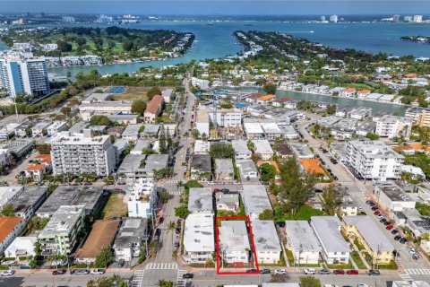 Condo in Miami Beach, Florida, 2 bedrooms  № 2060005