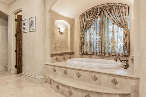 Casa en venta en Longwood, Florida, 10 dormitorios, 2388.15 m2 № 2094474 - foto 20