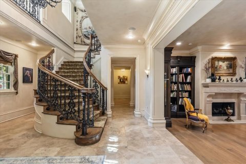 Casa en venta en Longwood, Florida, 10 dormitorios, 2388.15 m2 № 2094474 - foto 8