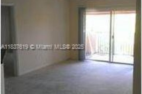 Condominio en alquiler en West Palm Beach, Florida, 2 dormitorios, 98.48 m2 № 1832292 - foto 7