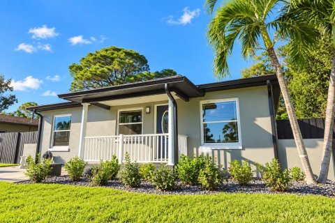 Casa en venta en Saint Petersburg, Florida, 3 dormitorios, 111.85 m2 № 2387487 - foto 2
