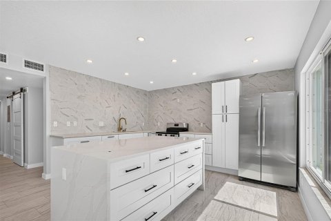 Купить кондоминиум в Энглвуд, Флорида 4 комнаты, 93.09м2, № 2227659 - фото 26