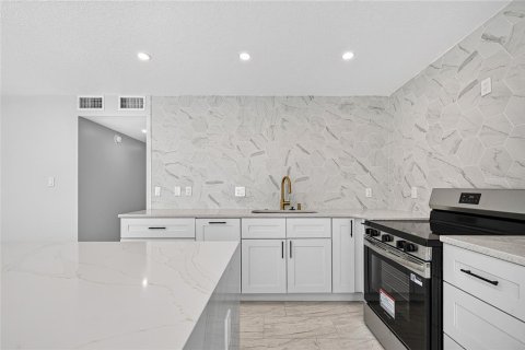 Купить кондоминиум в Энглвуд, Флорида 4 комнаты, 93.09м2, № 2227659 - фото 12