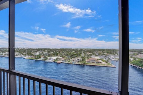 Купить кондоминиум в Помпано-Бич, Флорида 5 комнат, 151.52м2, № 1929538 - фото 25