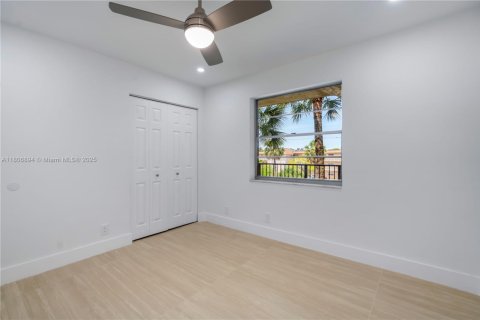 Condo in Lauderdale Lakes, Florida, 2 bedrooms  № 1745854 - photo 8