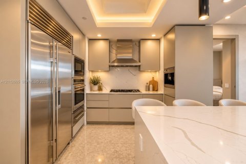 Copropriété à vendre à Bal Harbour, Floride: 2 chambres, 186.64 m2 № 2435230 - photo 4