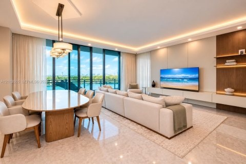 Copropriété à vendre à Bal Harbour, Floride: 2 chambres, 186.64 m2 № 2435230 - photo 2
