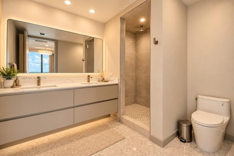 Copropriété à vendre à Bal Harbour, Floride: 2 chambres, 186.64 m2 № 2435230 - photo 11