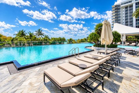 Copropriété à vendre à Bal Harbour, Floride: 2 chambres, 186.64 m2 № 2435230 - photo 17