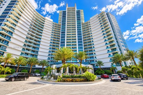 Copropriété à vendre à Bal Harbour, Floride: 2 chambres, 186.64 m2 № 2435230 - photo 19
