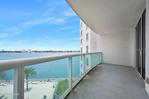 Condominio en venta en Holly Hill, Florida, 2 dormitorios, 156.91 m2 № 2124384 - foto 4
