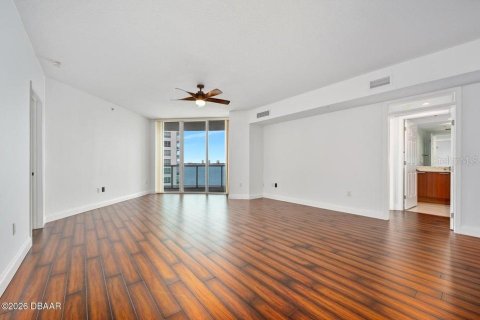 Condominio en venta en Holly Hill, Florida, 2 dormitorios, 156.91 m2 № 2124384 - foto 7