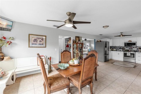 House in Bradenton, Florida 3 bedrooms, 111.3 sq.m. № 1829960 - photo 5