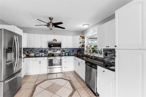 House in Bradenton, Florida 3 bedrooms, 111.3 sq.m. № 1829960 - photo 4