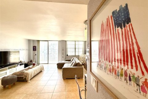 Copropriété à vendre à Aventura, Floride: 2 chambres, 136.19 m2 № 1877554 - photo 3