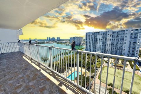 Copropriété à vendre à Aventura, Floride: 2 chambres, 136.19 m2 № 1877554 - photo 14