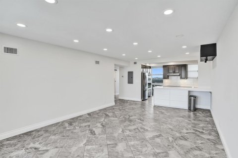 Condominio en venta en Fort Lauderdale, Florida, 1 dormitorio, 74.79 m2 № 2185347 - foto 13
