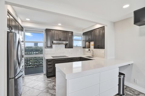 Condominio en venta en Fort Lauderdale, Florida, 1 dormitorio, 74.79 m2 № 2185347 - foto 3