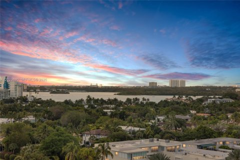 Copropriété à louer à Bal Harbour, Floride: 2 chambres, 128.95 m2 № 2171501 - photo 3