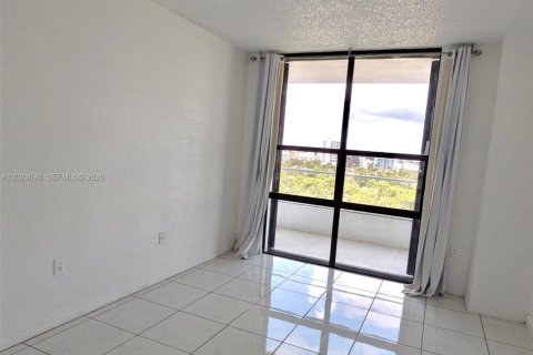 Copropriété à louer à Bal Harbour, Floride: 2 chambres, 128.95 m2 № 2171501 - photo 28