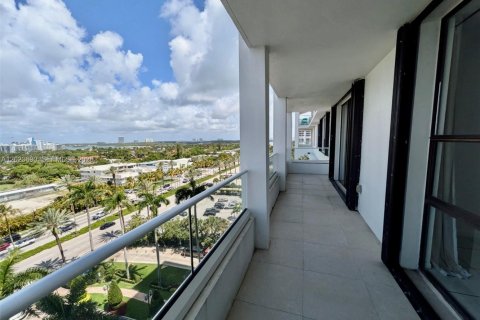 Copropriété à louer à Bal Harbour, Floride: 2 chambres, 128.95 m2 № 2171501 - photo 22