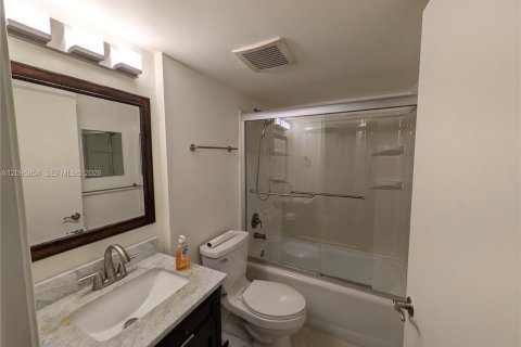 Copropriété à louer à Hollywood, Floride: 2 chambres, 69.58 m2 № 2385079 - photo 2