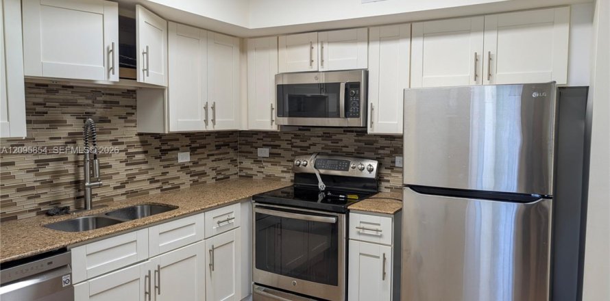 Condo à Hollywood, Floride, 2 chambres  № 2385079
