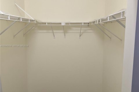 Copropriété à louer à Hollywood, Floride: 2 chambres, 69.58 m2 № 2385079 - photo 6