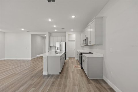 House in San Antonio, Florida 5 bedrooms, 312.52 sq.m. № 2238183 - photo 25