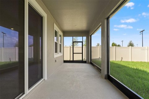 House in San Antonio, Florida 5 bedrooms, 312.52 sq.m. № 2238183 - photo 7