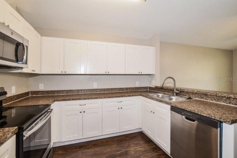 Villa ou maison à louer à Apopka, Floride: 3 chambres, 135.36 m2 № 2407008 - photo 6