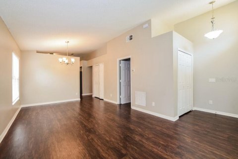 Villa ou maison à louer à Apopka, Floride: 3 chambres, 135.36 m2 № 2407008 - photo 3