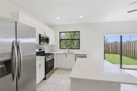 Купить таунхаус в Хомстед, Флорида 3 спальни, 123.37м2, № 2064340 - фото 11